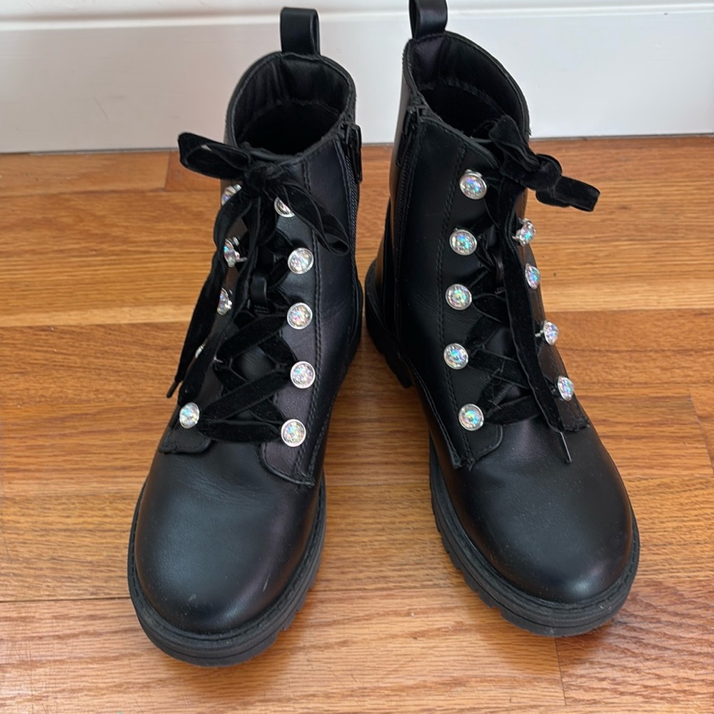 Girls Boots With Velvet Laces